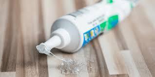 پاک کردن چسب از سطوح مختلف